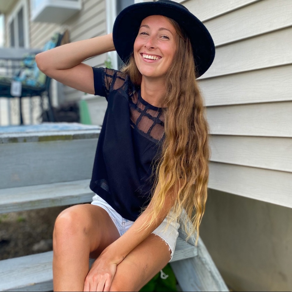 Size small black blouse